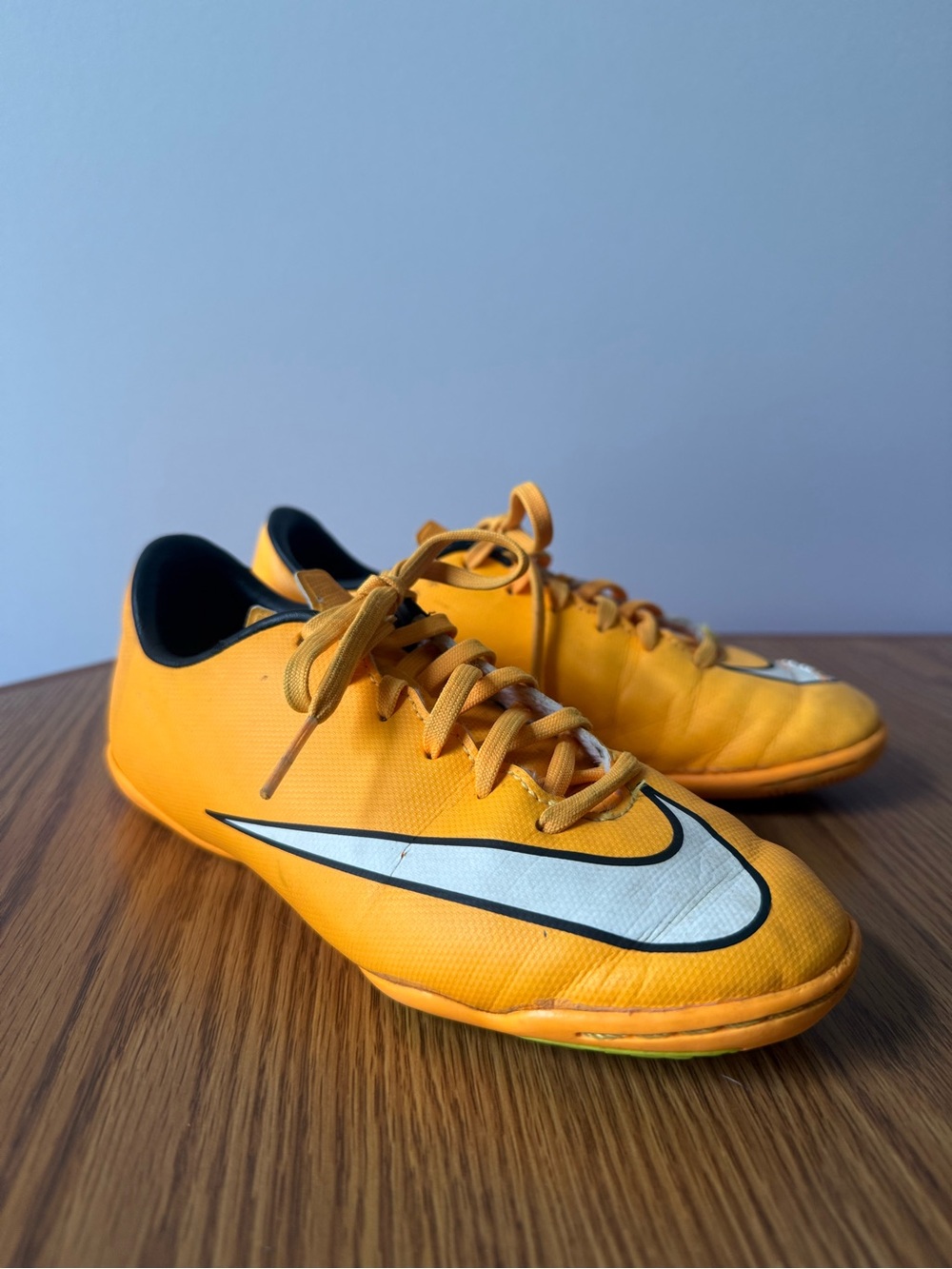 Nike Jr. Mercurial Victory V IC Orange Kids 1.5 Indoor Soccer Shoe
